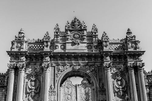 Black and White Photo of a Building 