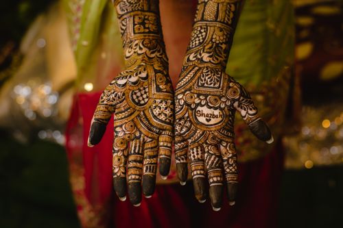 Free Beautiful close-up of traditional bridal henna designs on hands in Dhaka, Bangladesh. Stock Photo