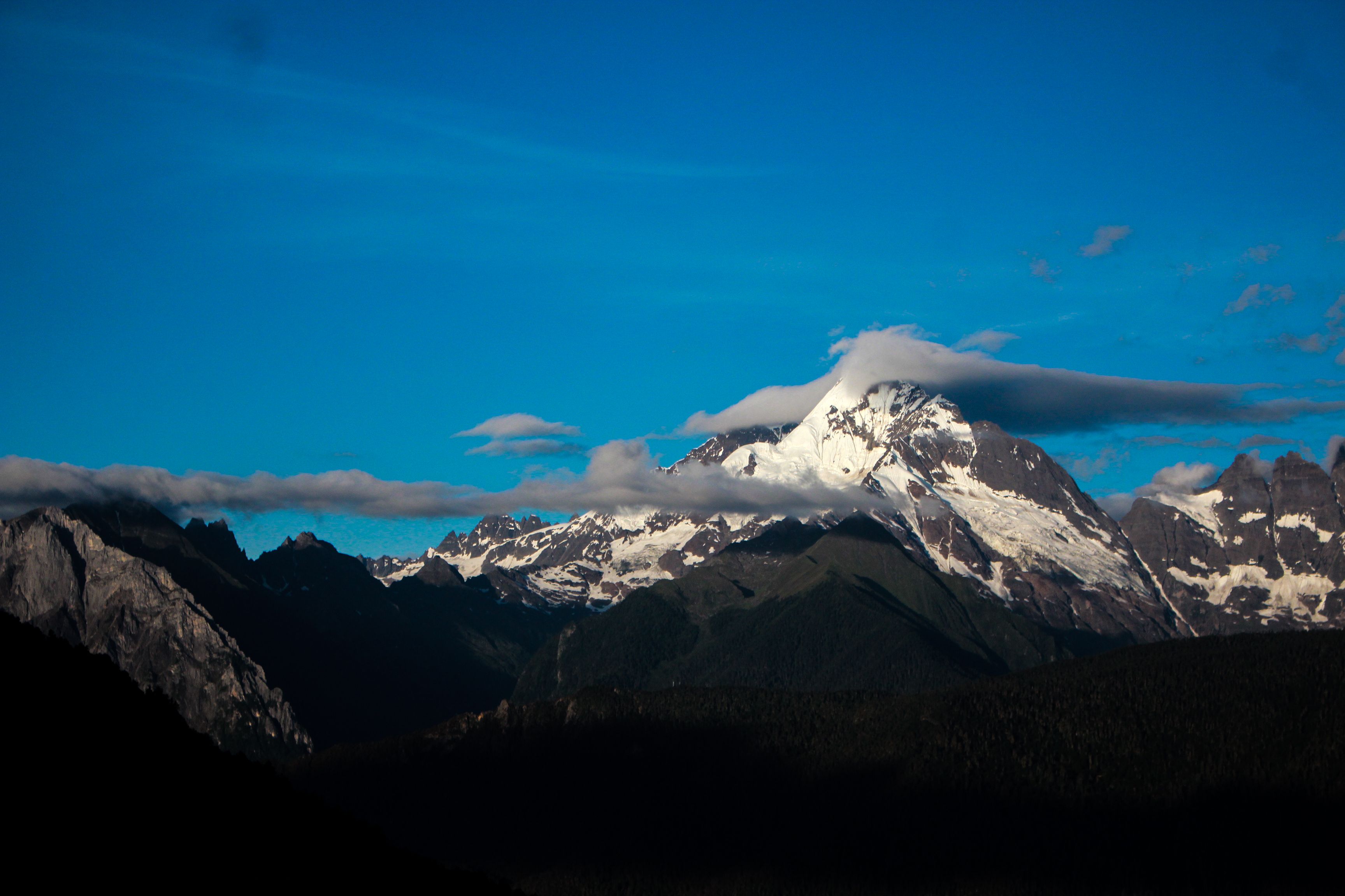 Snow Capped Mountains Under the Blue Sky · Free Stock Photo