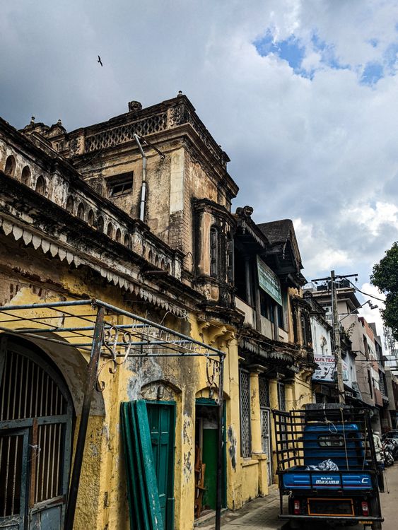 Old Rundown Townhouse · Free Stock Photo