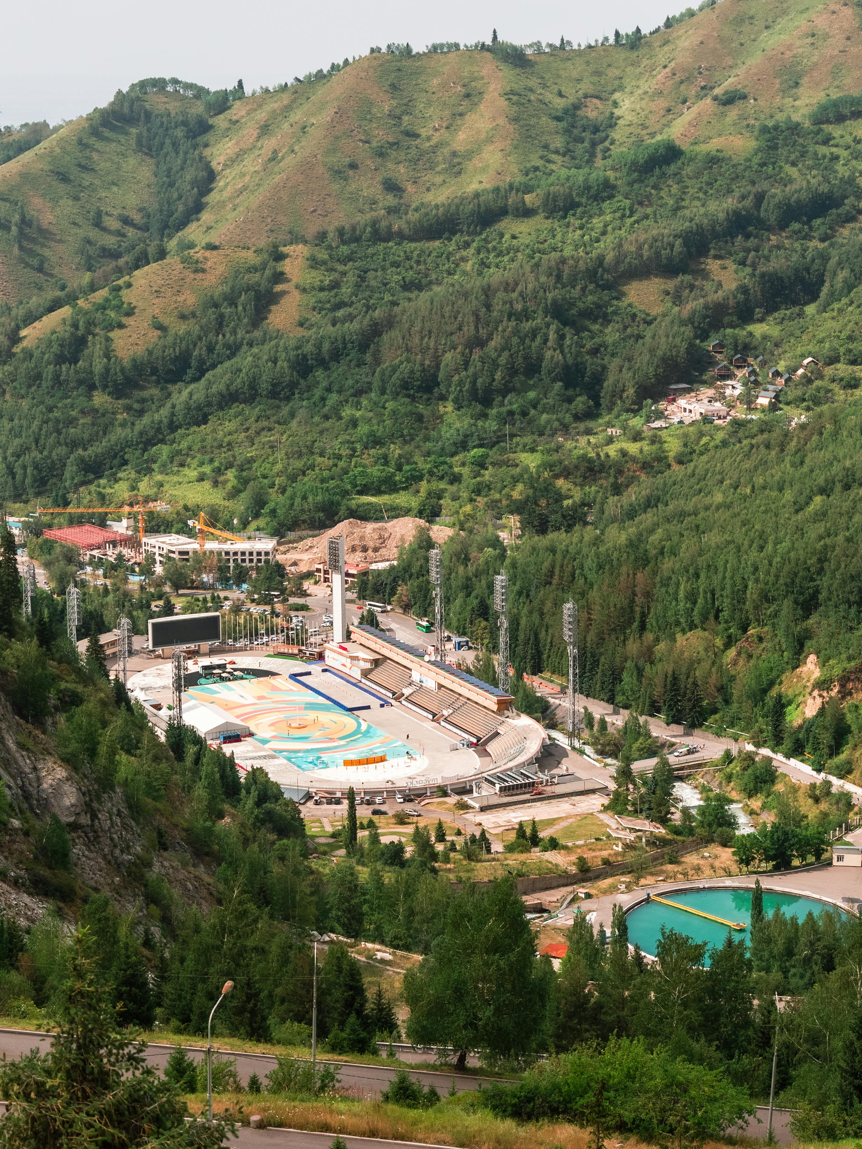 бесплатная Бесплатное стоковое фото с алматы, вертикальный выстрел, достопримечательность Стоковое фото