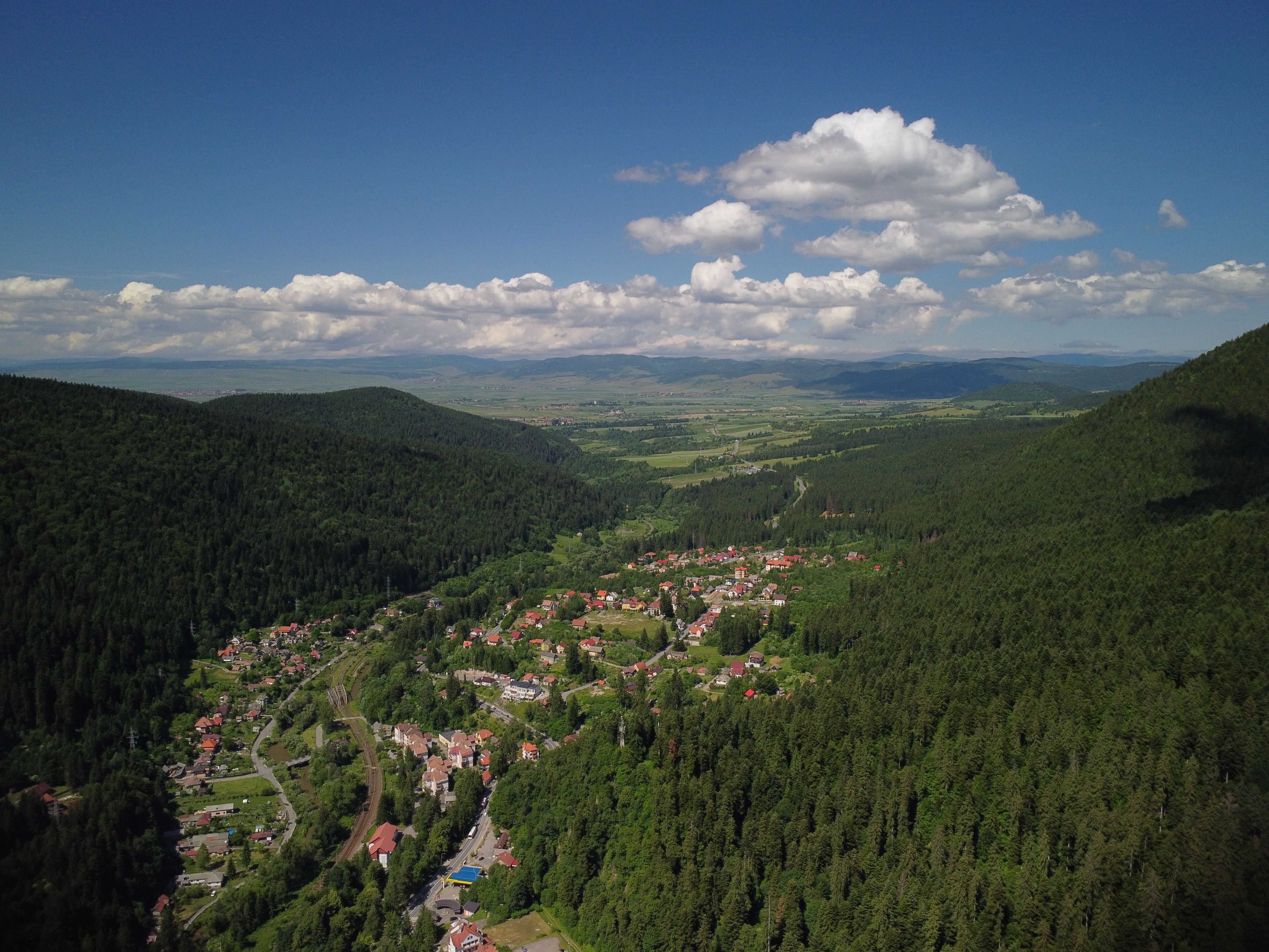 cere autonomie pentru maghiarii din Transilvania la Băile Tușnad cu declarații controversate.