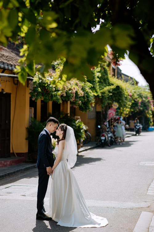 Gratis lagerfoto af ægteskab, asiatisk par, brud