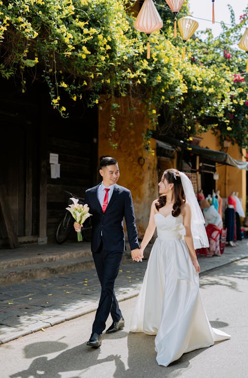 Foto d'estoc gratuïta de amor, boda, carrer