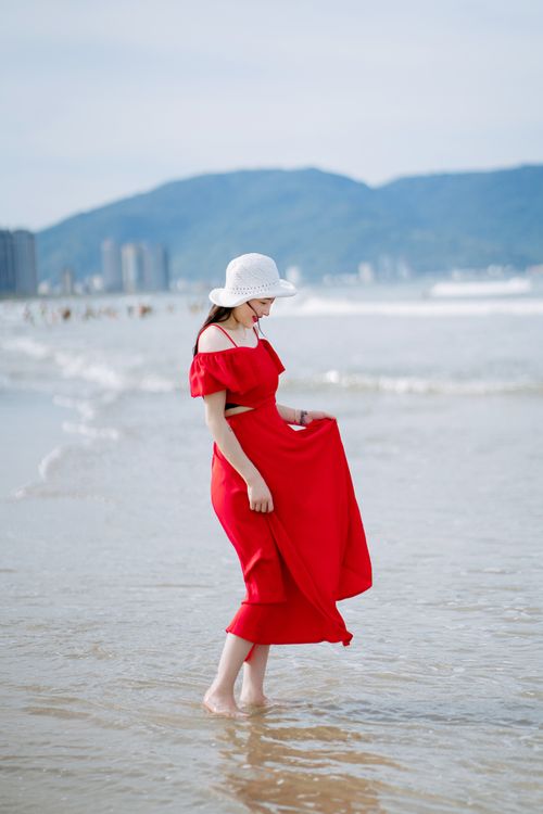 red dress and white hat Elegant Woman In Red Dress And White Hat, Woman, Red Dress, White Hat PNG  Transparent Image and Clipart for Free Download