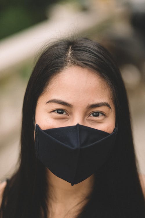 Free Brunette Woman with Black Mask Stock Photo