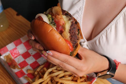 Foto profissional grátis de alimento, batata frita, carne