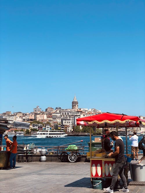 Бесплатное стоковое фото с вертикальный выстрел, гавань, голубое небо