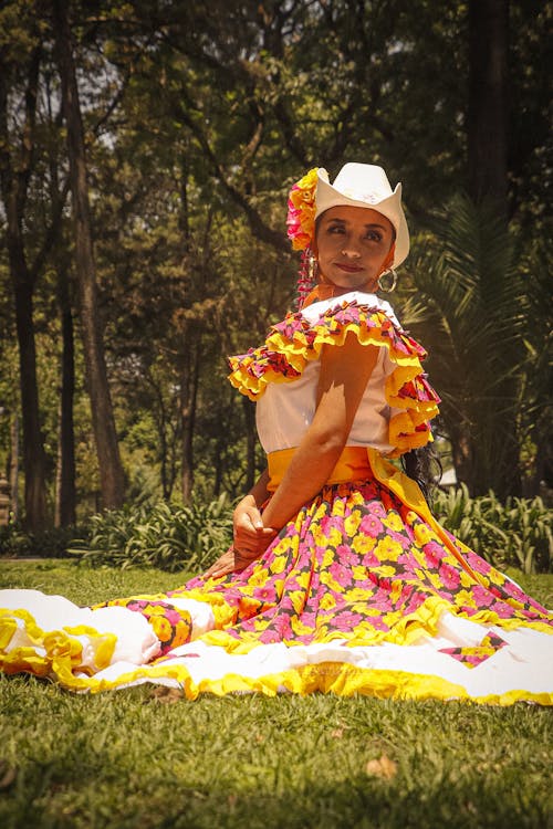 Foto d'estoc gratuïta de assegut, cultura mexicana, dona