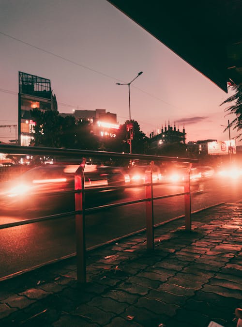 Foto profissional grátis de alvorecer, automóveis, cair da noite