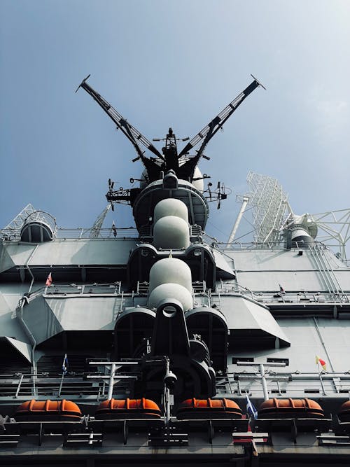 Ingyenes stockfotó alacsony szögű felvétel, csatahajó, függőleges lövés témában