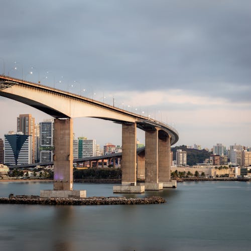 Immagine gratuita di città, corpo d'acqua, fiume