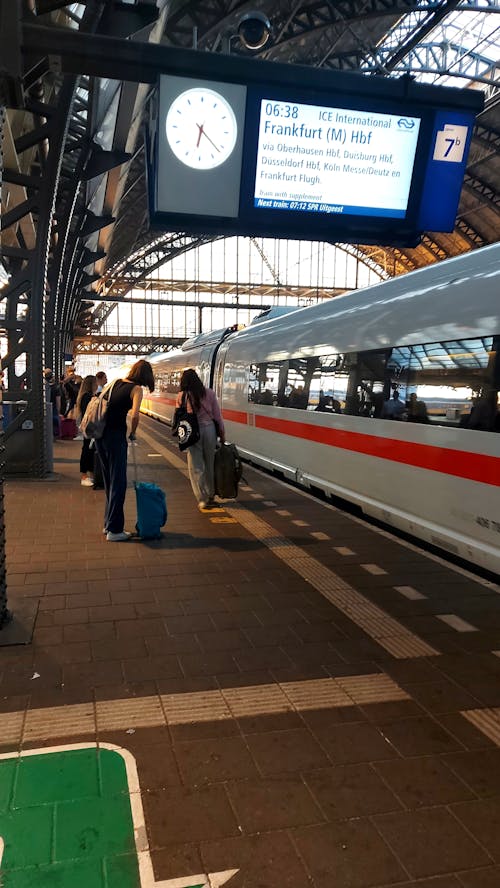 Train to Frankfurt at Station