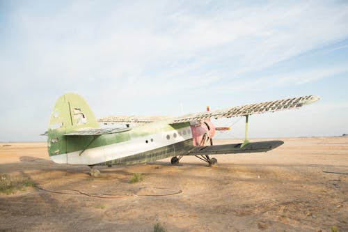 Gratis lagerfoto af flyvemaskine, forladt, henfaldende