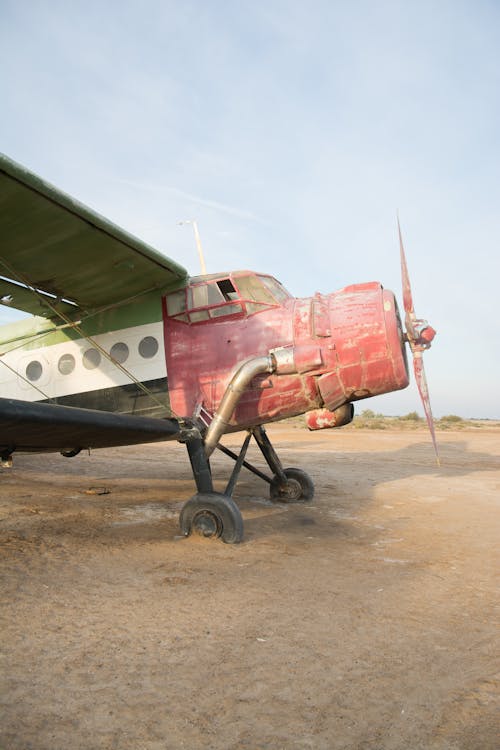 Fotos de stock gratuitas de abandonado, aeronave, antiguo