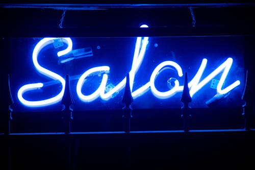 Segnaletica Al Neon Blu Del Salone