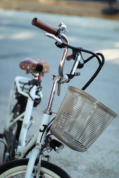 無料 バイク, バスケット, 垂直ショットの無料の写真素材 写真素材
