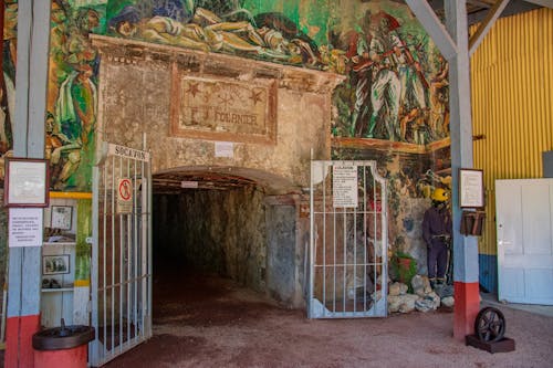 An Entrance to a Tunnel in Mexico City