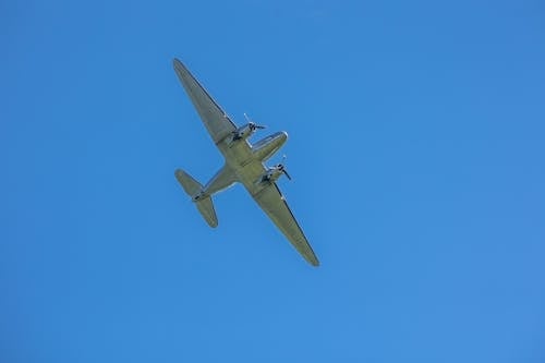 Immagine gratuita di aereo di linea, aeroplano, ali di velivolo