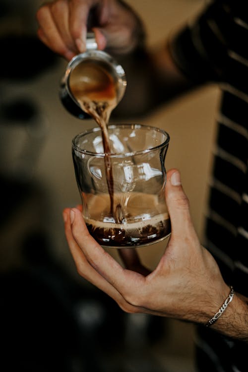 Foto profissional grátis de bebidas, bourbon, contêiner