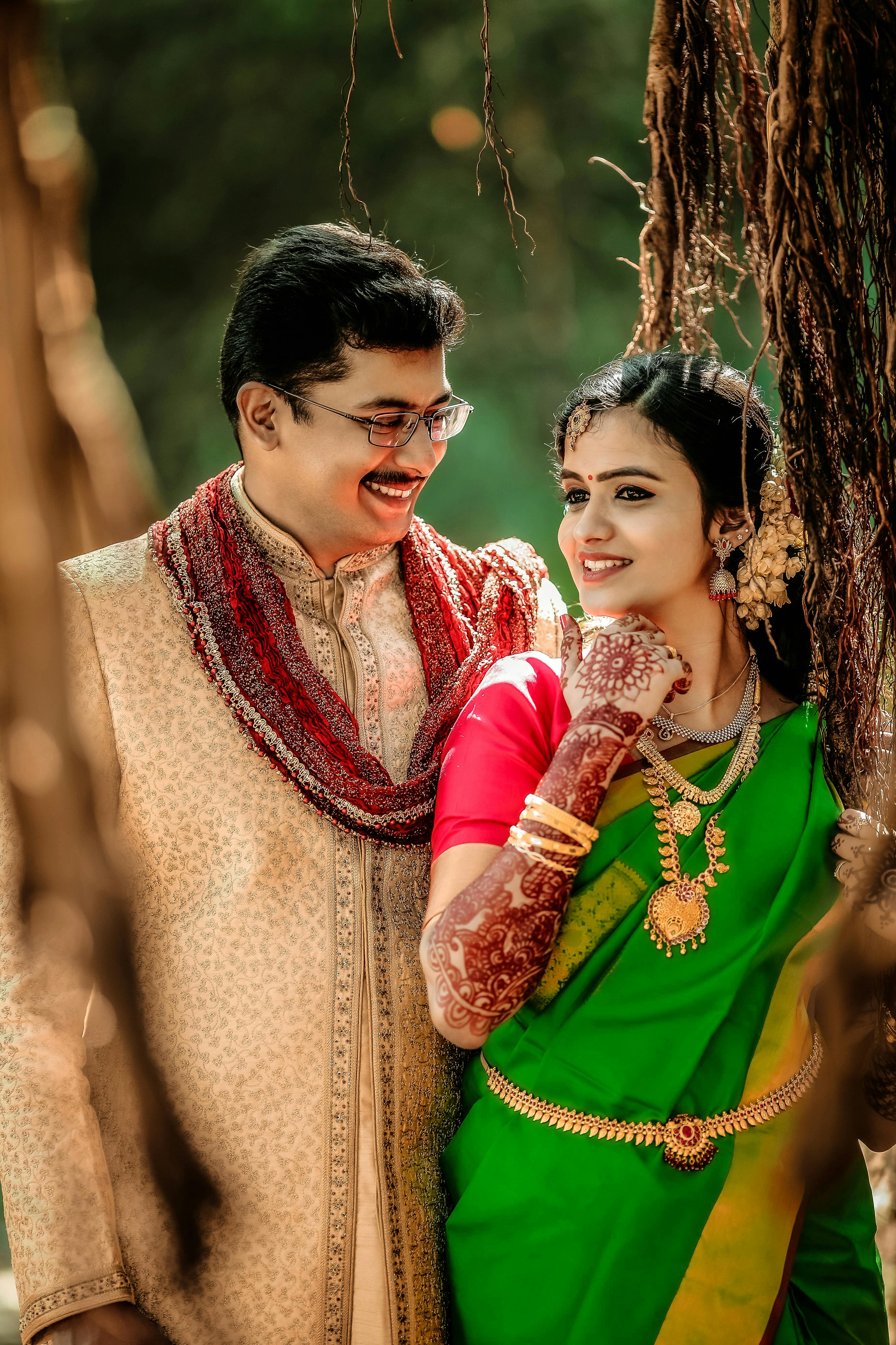 Photographick Studios | Wedding couple poses photography, Wedding couple  poses, Indian wedding couple photography