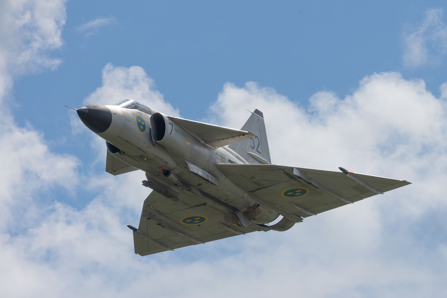 La Svezia invia caccia Gripen e nave da guerra alla Finlandia per combattere i droni russi