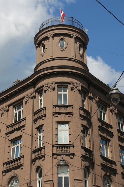 Gratis stockfoto met architectuur, betonnen constructie, buitenkant van het gebouw