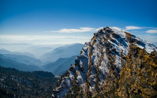 Gratis Fotografi Pemandangan Gunung Hijau Foto Stok