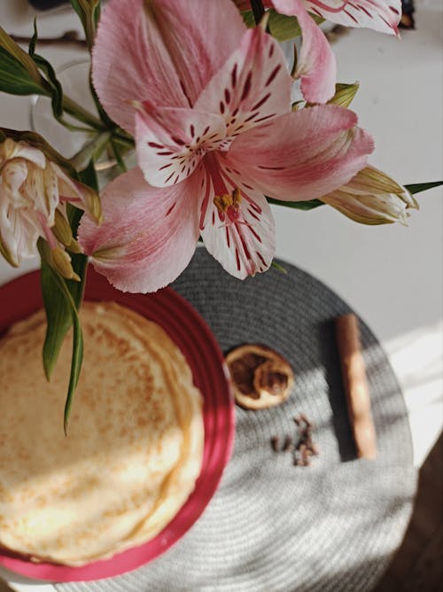 Gratis lagerfoto af blomster, crêpes, dekoration