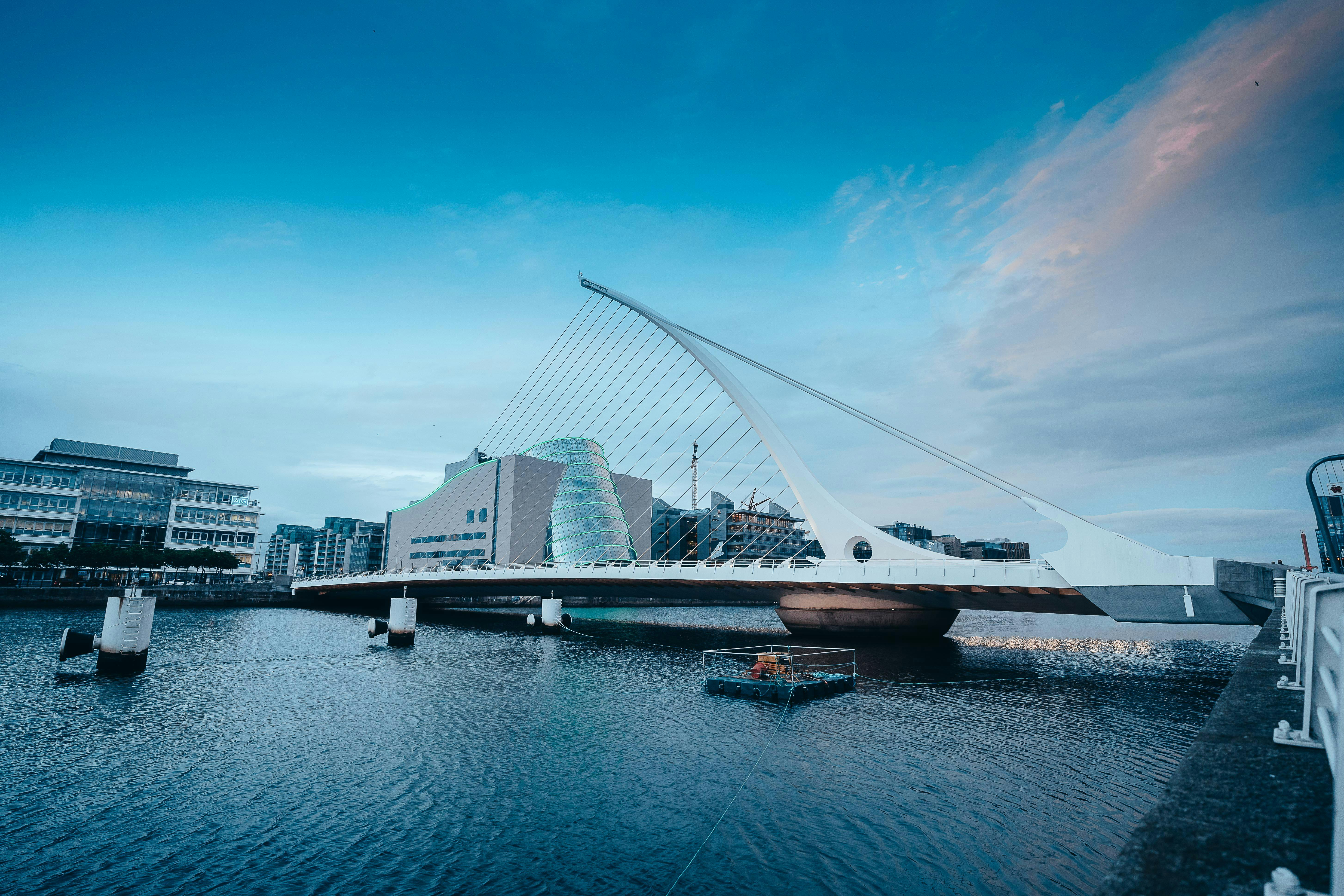 15 Irish travel experts to follow on Instagram for cheap flights, budget breaks and last-minute deals — Photo by Artem Kuliny