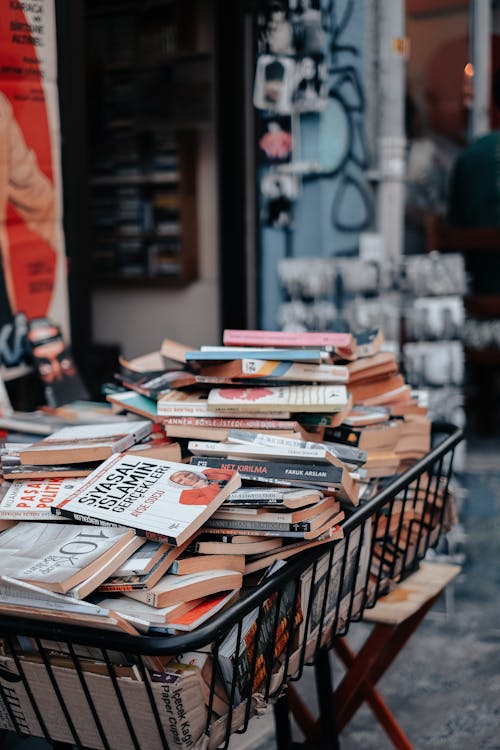 Gratis lagerfoto af bøger, butik, genbrugsbutik