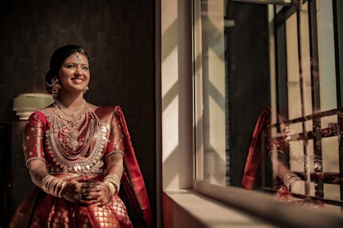 傳統服飾, 印度女人, 坐 的 免费素材图片