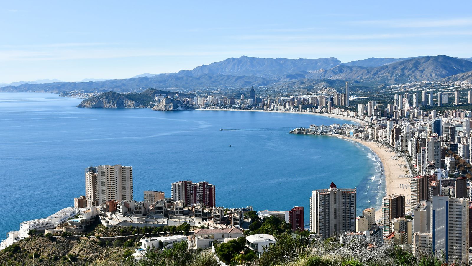 Cazare în Benidorm: Rincón de Loix și golful Levante văzute de pe Serra Gelada