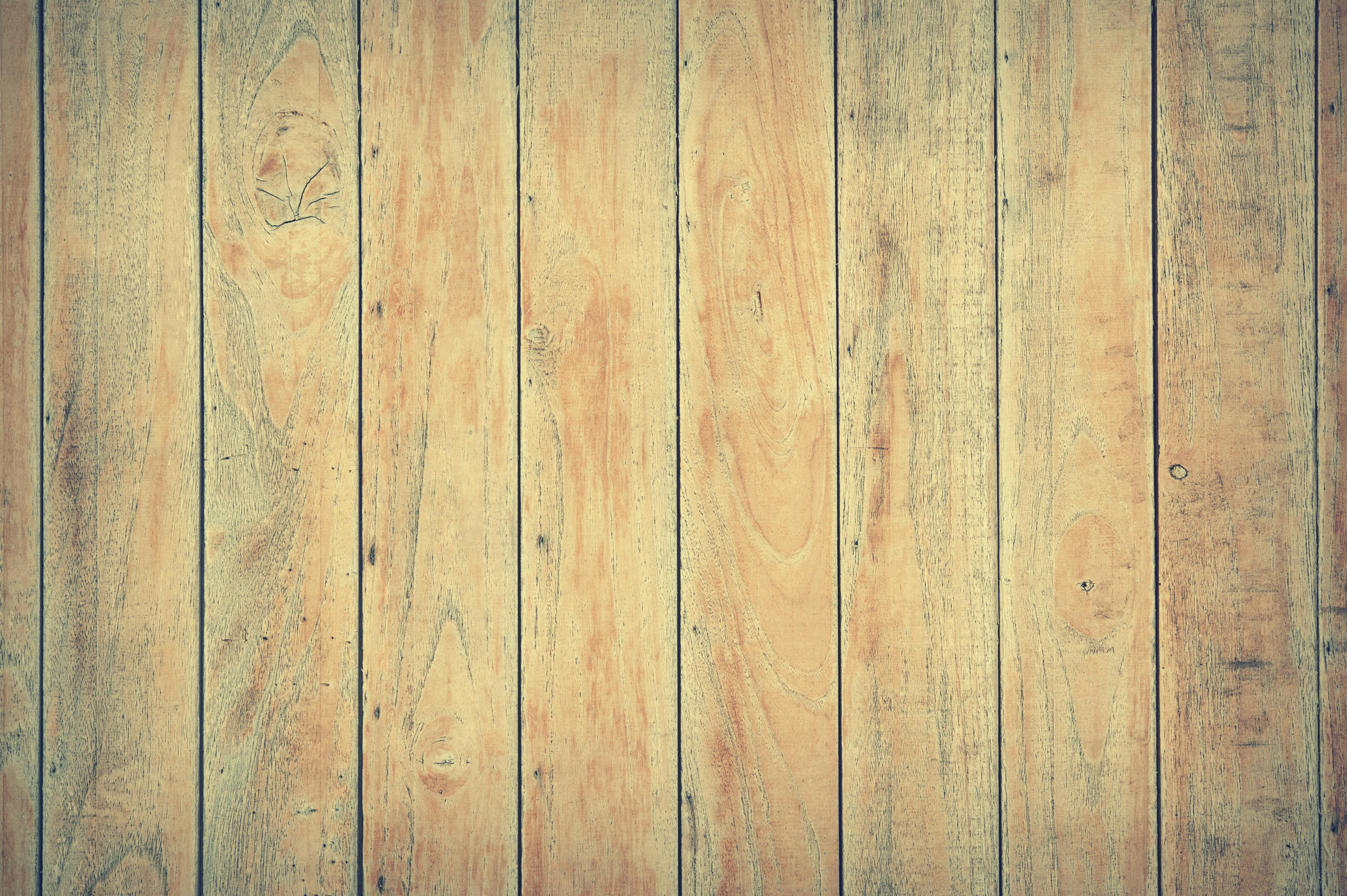 Bề mặt gỗ nâu: Bề mặt gỗ nâu tạo nên vẻ đẹp tự nhiên và ấm cúng. Thích hợp cho nhiều phong cách trang trí và không gian khác nhau. Xem ảnh liên quan để cảm nhận và khám phá thêm về vẻ đẹp của bề mặt gỗ nâu.