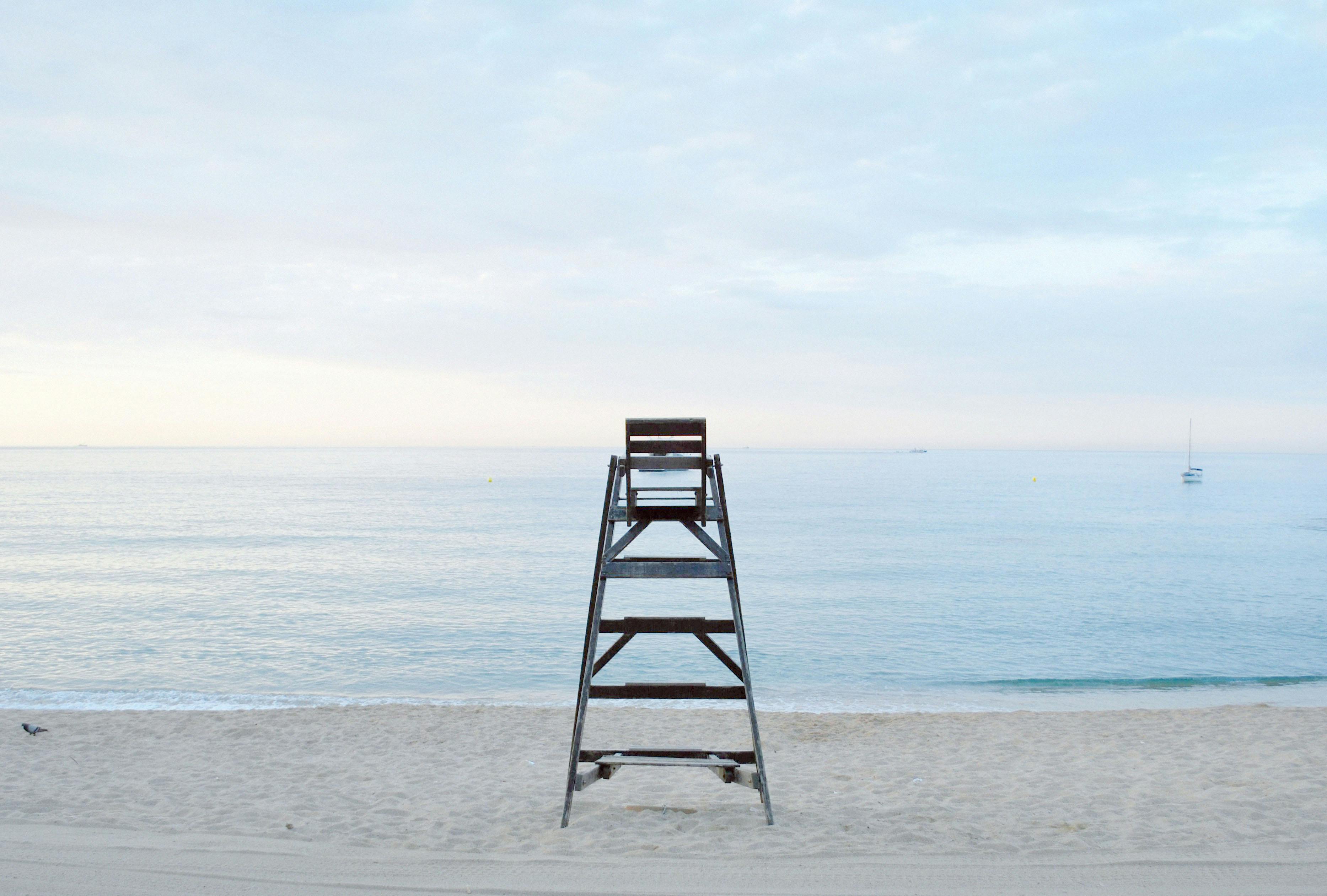 Venice Beach Lifeguard Tower' wallpaper by auburnalum06 from  InterfaceLIFT.com | Lifeguard tower, Venice beach lifeguard tower, Beach  lifeguard