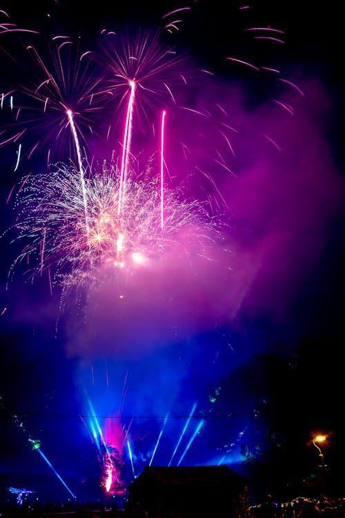 Fotobanka s bezplatnými fotkami na tému dym, festival, noc