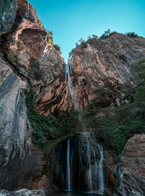 Fotografia A Basso Angolo Di Cascate