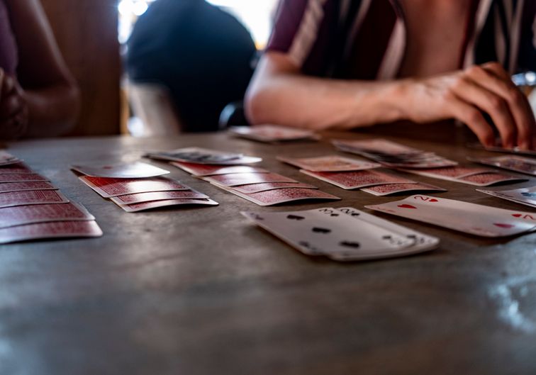 Online Casino: Spielautomaten und Live-Spiele im Überblick