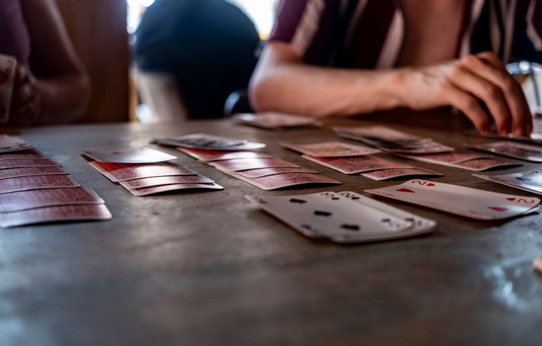 Online Casino: Spielautomaten und Live-Spiele im Überblick