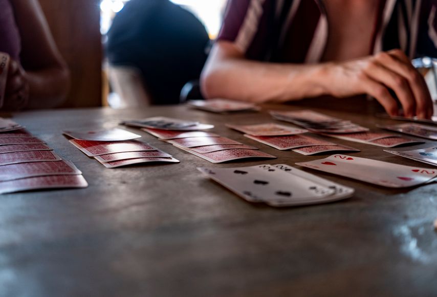 Online Casino: Spielautomaten und Live-Spiele im Überblick