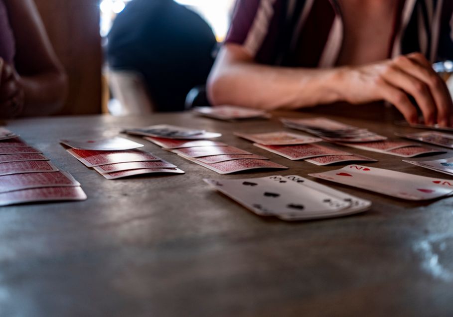 Online Casino: Spielautomaten und Live-Spiele im Überblick