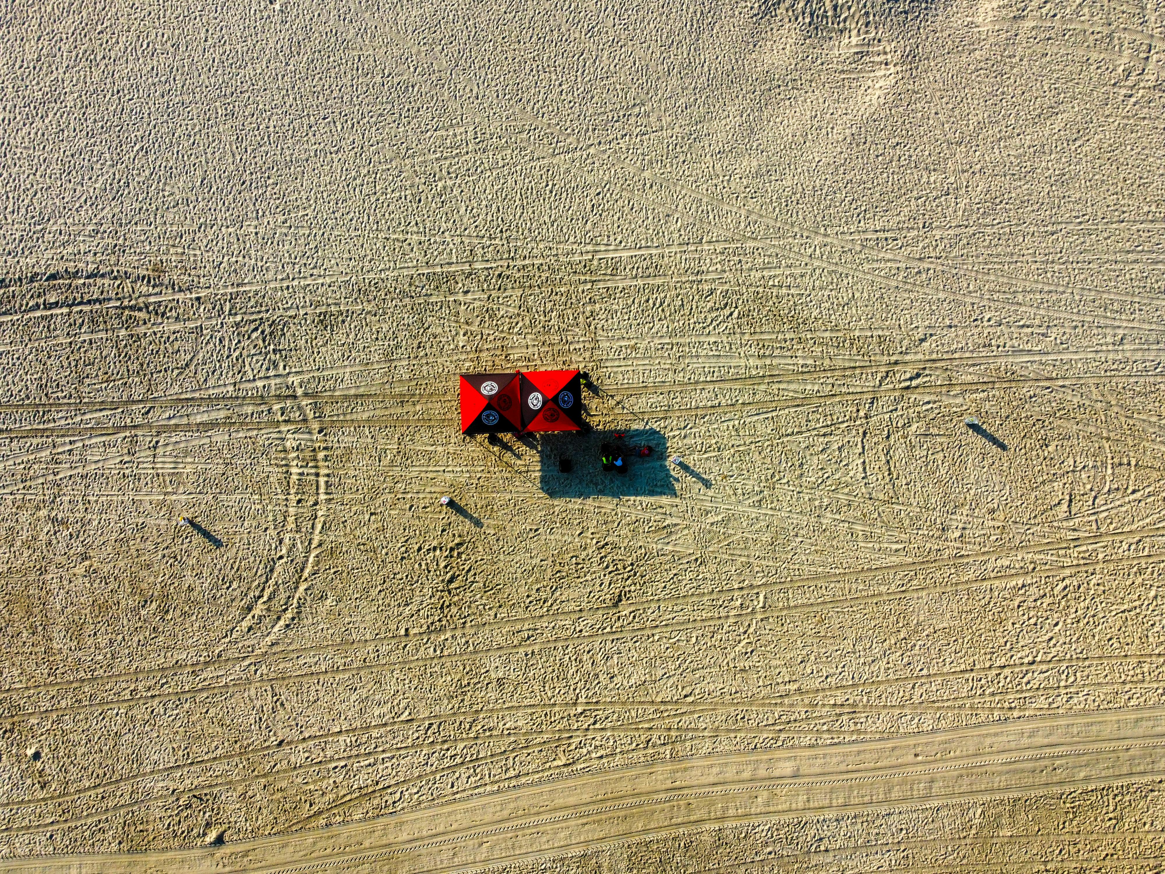 Zadarmo Fotobanka s bezplatnými fotkami na tému čiary, čiary v piesku, čisté čiary Fotka z fotobanky