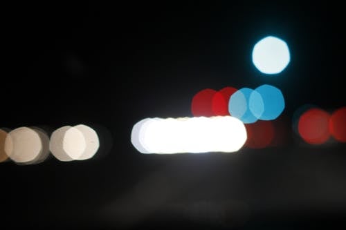 Безкоштовне стокове фото на тему «Ліхтарі, темному тлі»