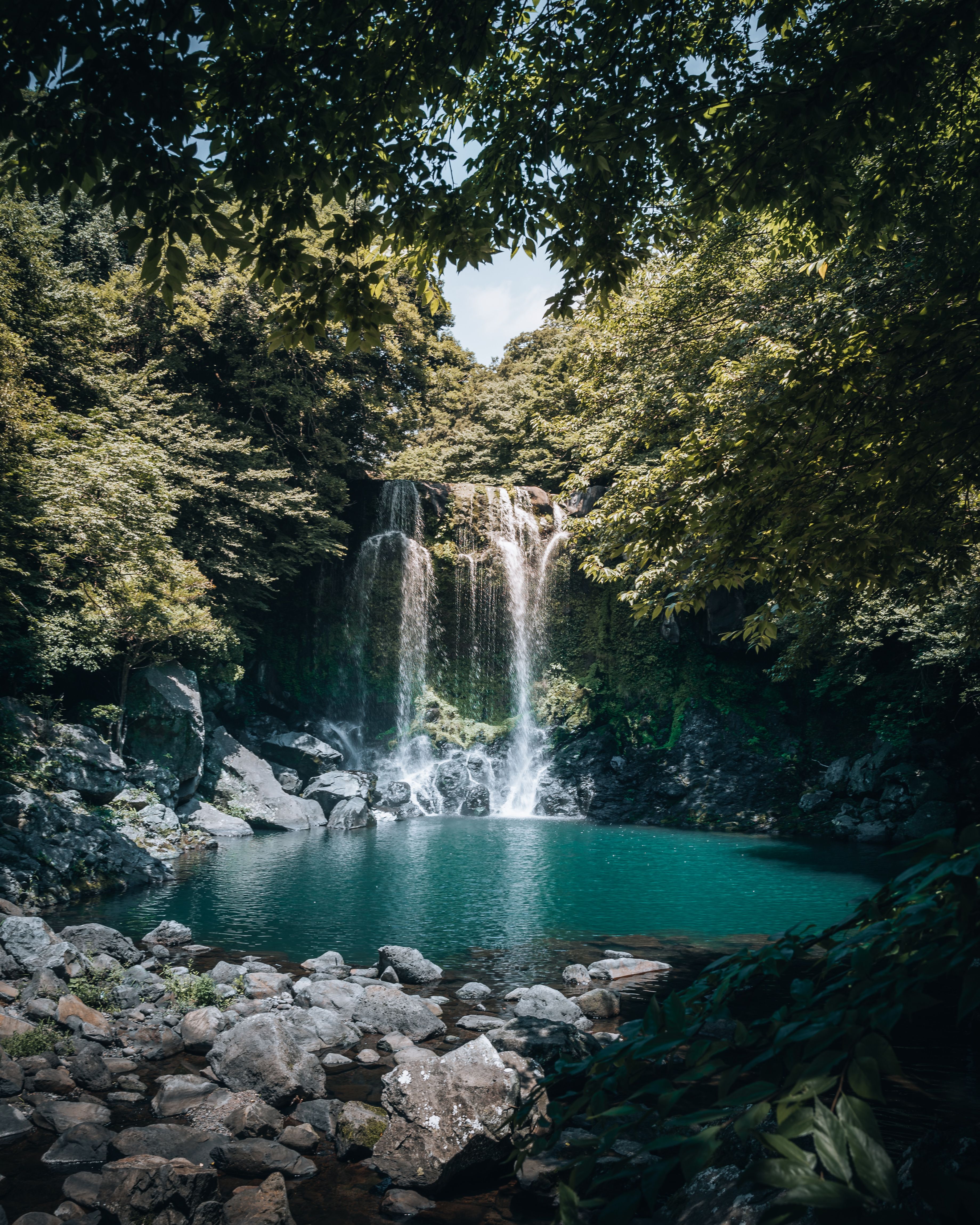 Cascade în pădure seculară parc național Plitvice