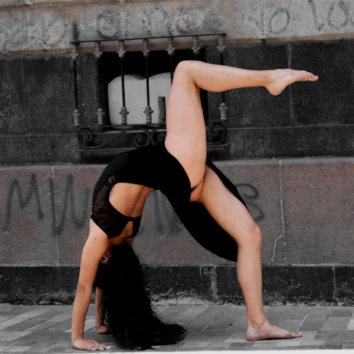 Foto profissional grátis de bailarina, bailarino, corpo