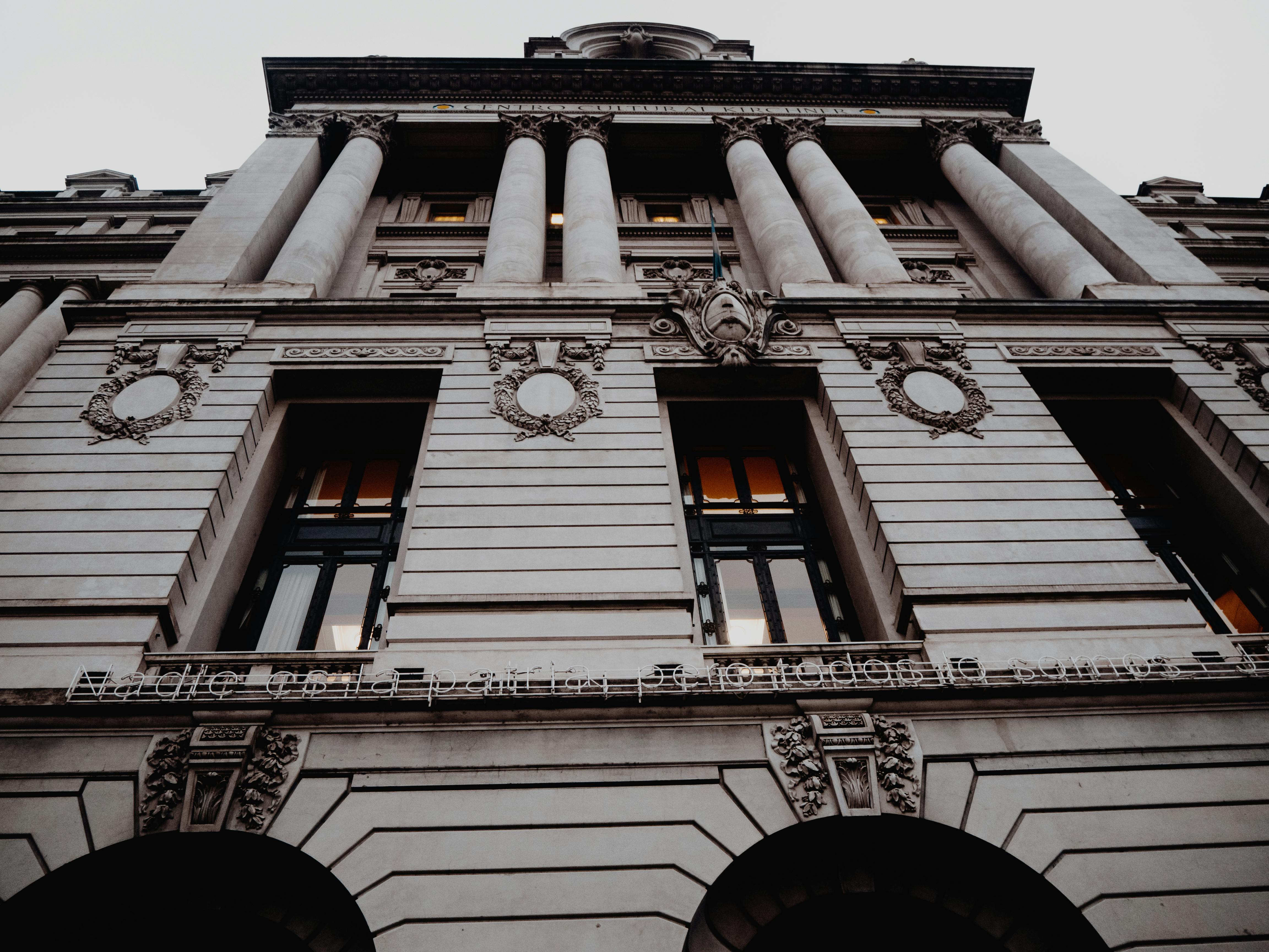 What central banks can do when shocks come from outside