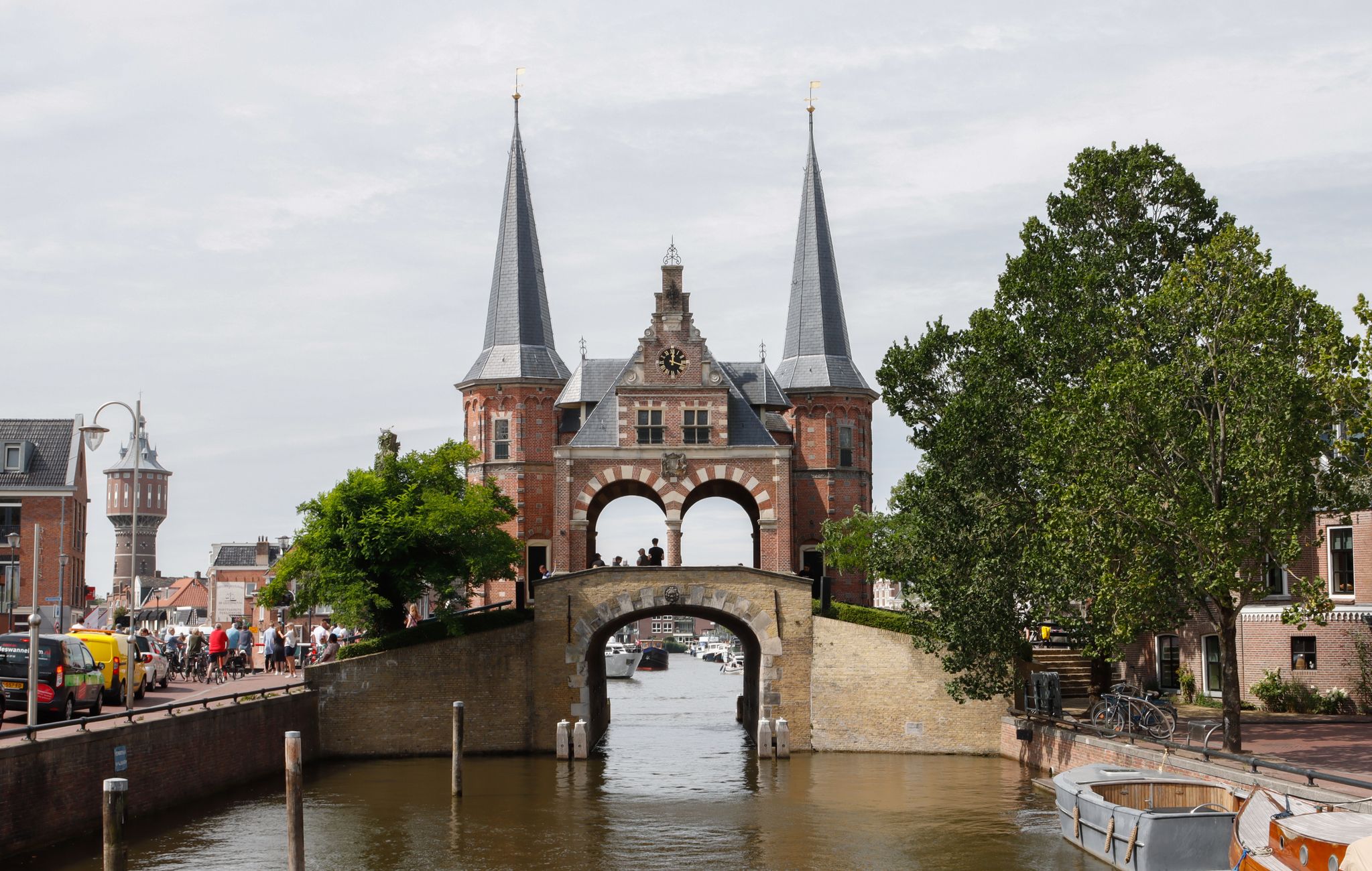 Winkelier in Sneek behoedt ouderen voor oplichting