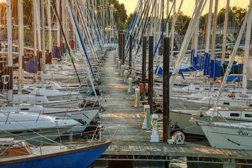 grátis Foto profissional grátis de ancorado, barcos, barcos a vela Foto profissional