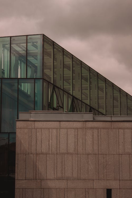 Foto d'estoc gratuïta de arquitectura moderna, edifici d'oficines, exterior d'un edifici