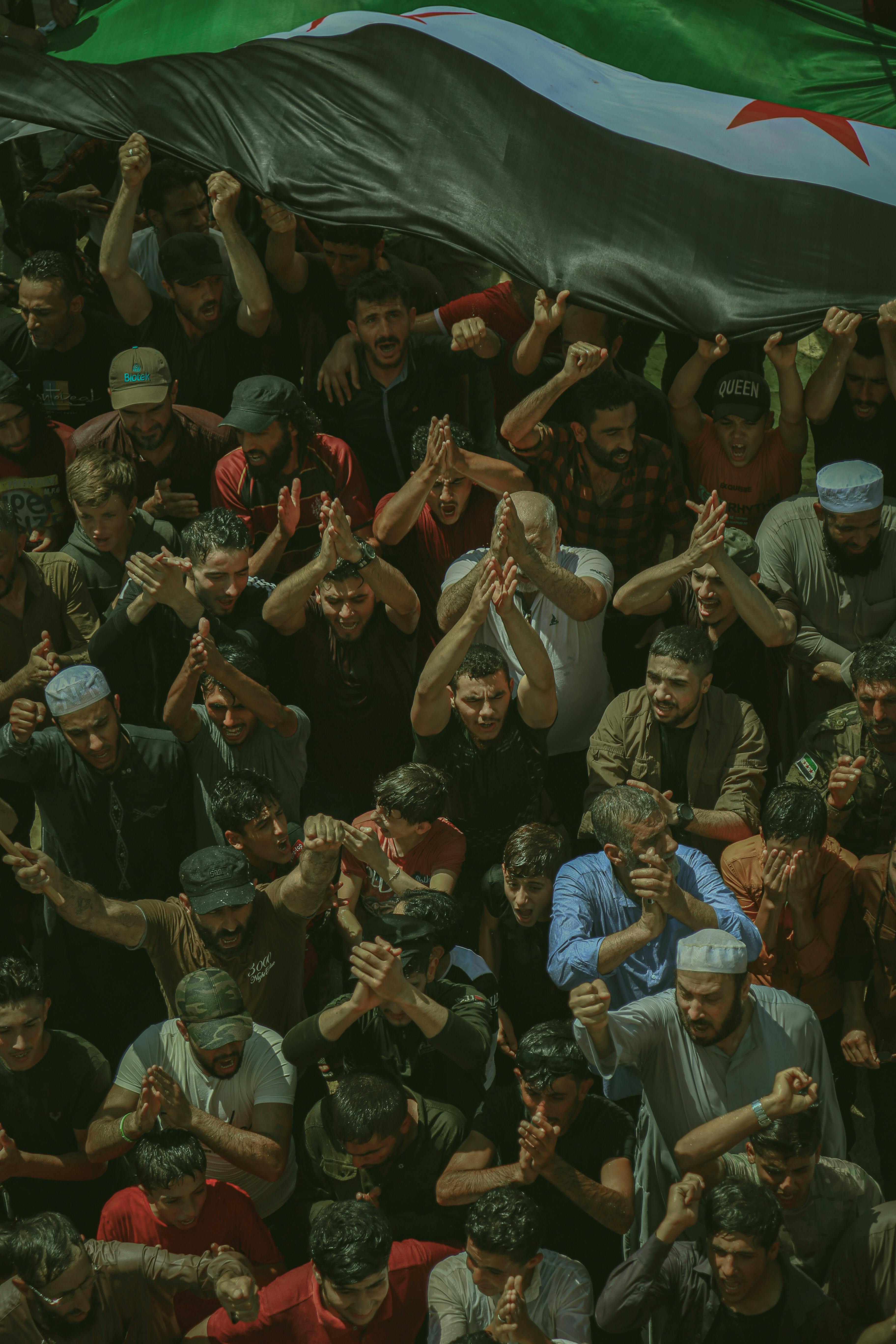 Clapping During Mass Photos, Download The BEST Free Clapping During ...